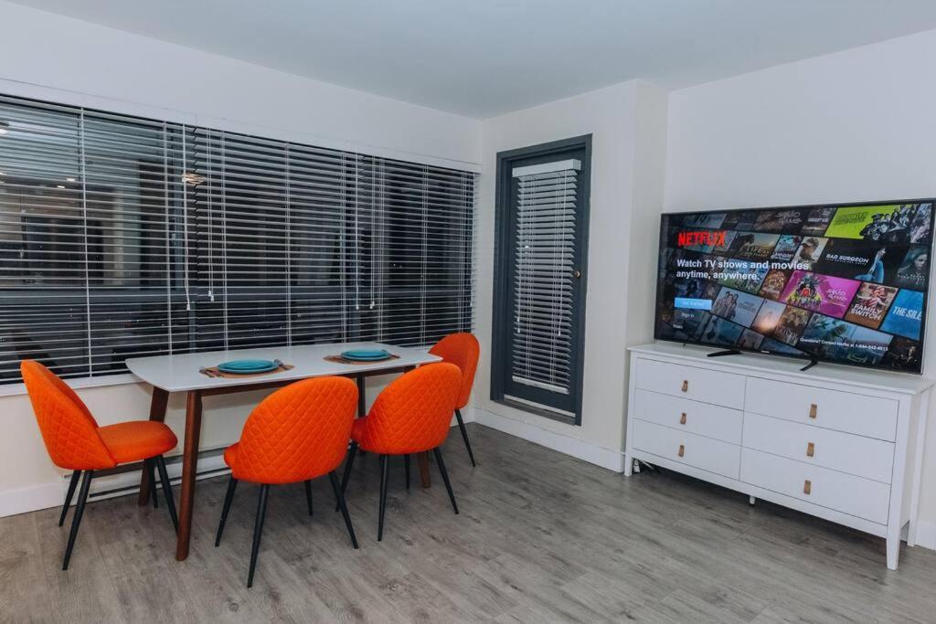 Modern Condo In The Heart Of Dt Overlooking City 溫哥華 外观 照片