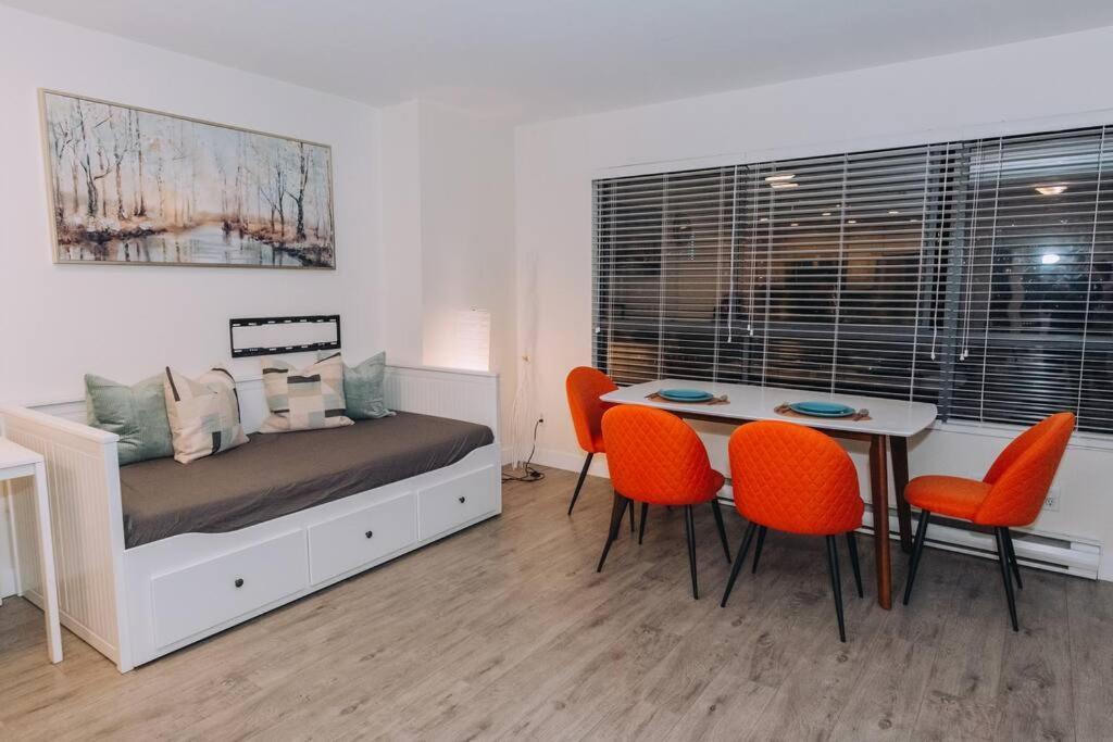 Modern Condo In The Heart Of Dt Overlooking City 溫哥華 外观 照片